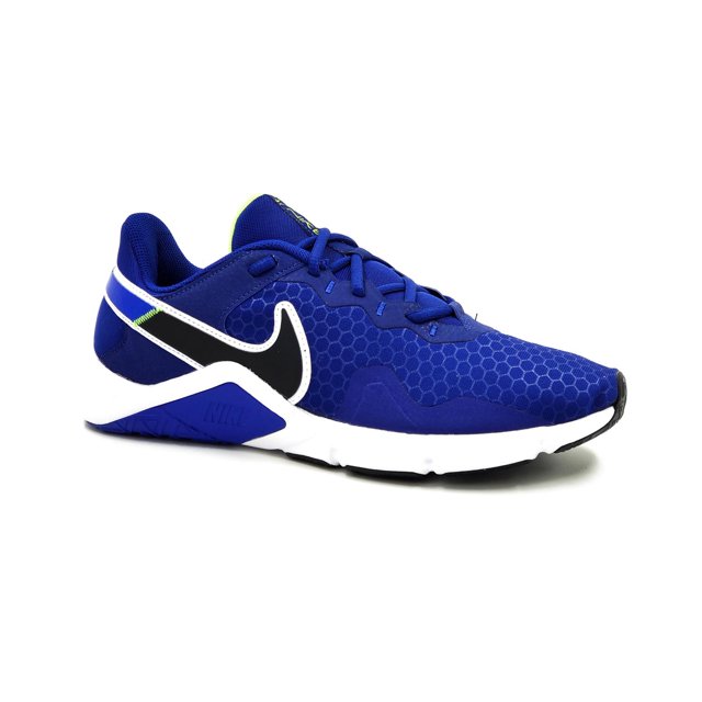 tenis nike legend essential 2 cq9356400 azul/verde-hombre vista lateral derecha 3/4; parte superior de malla en panal azul con refuerzos en puntera y talón, logotipo Nike negro/blanco en el costado, cordones azules y detalle verde lima en el cuello, suela blanca con goma negra y ranuras de flexión para tracción en gimnasio; también adecuado para entrenamiento funcional.