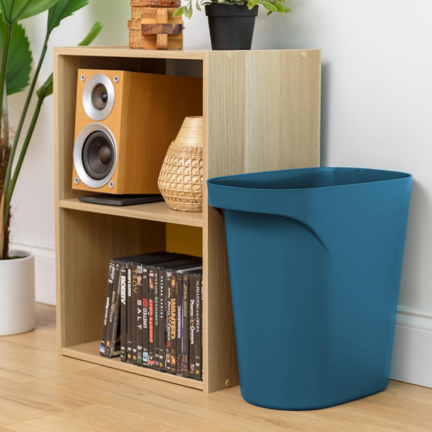 IRIS 6 Gal / 24 Qt Plastic Wastebasket Garbage Trash Cans