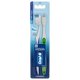 thumbnail image 1 of Cepillo de dientes Oral-B Essential Clean Suave, paquete de 2, 1 of 5
