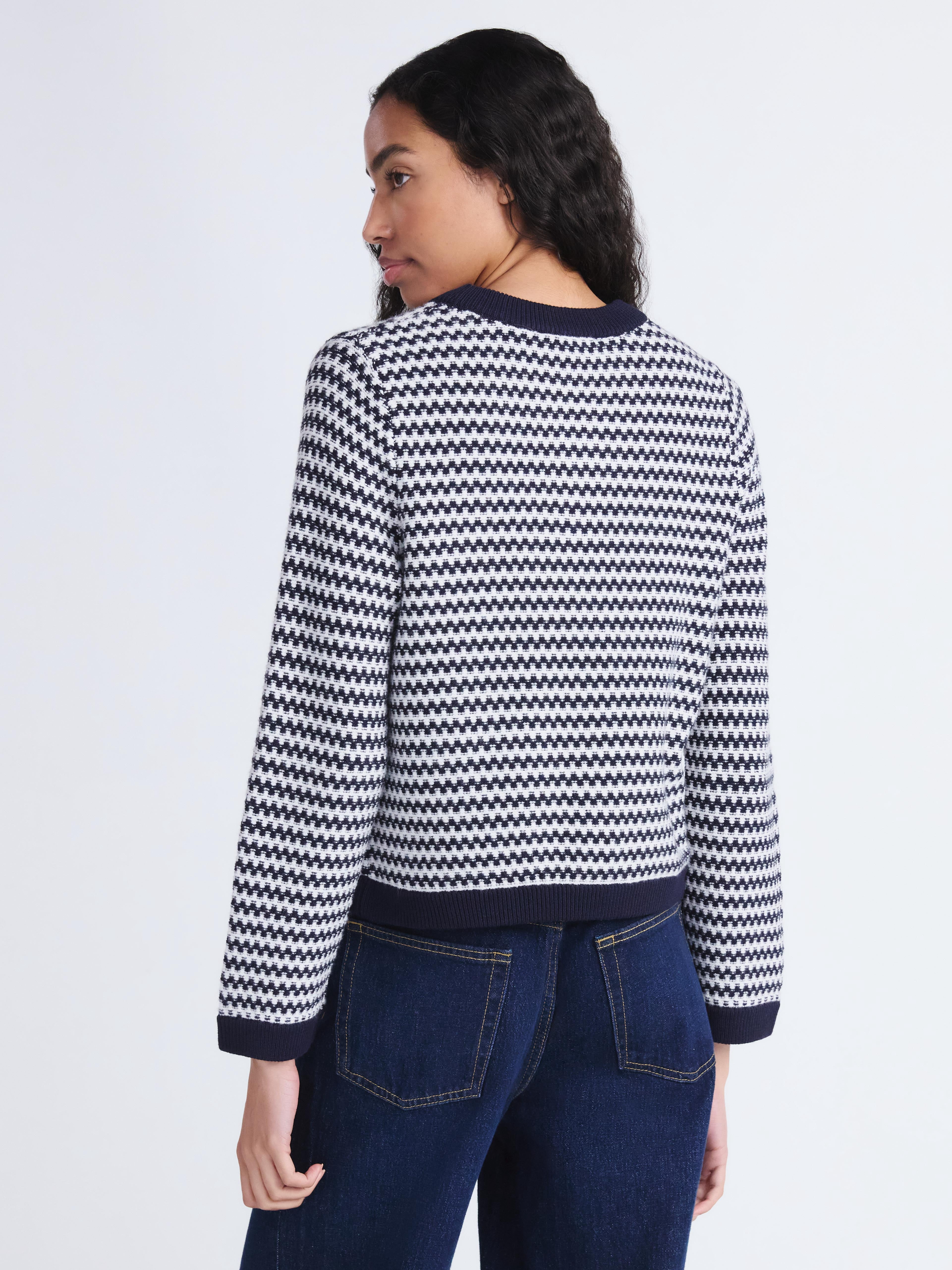 Free Assembly Women's and Women's Plus Textured Cardigan Sweater with Welt Pockets, Lightweight, Sizes XS-4X