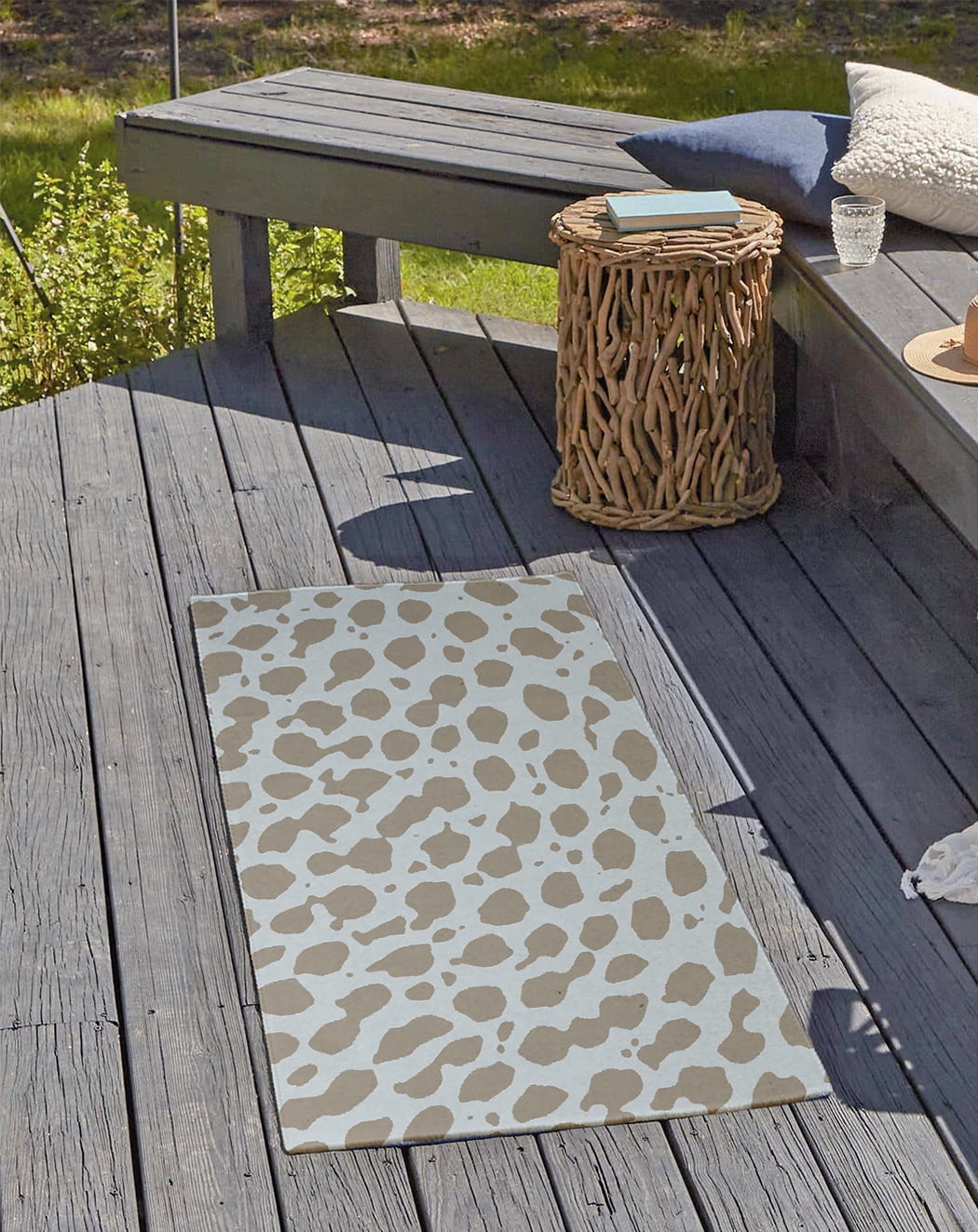24" 36" Simply Daisy Leopard Pattern Modern & Contemporary Chenille Area Rug, Brown