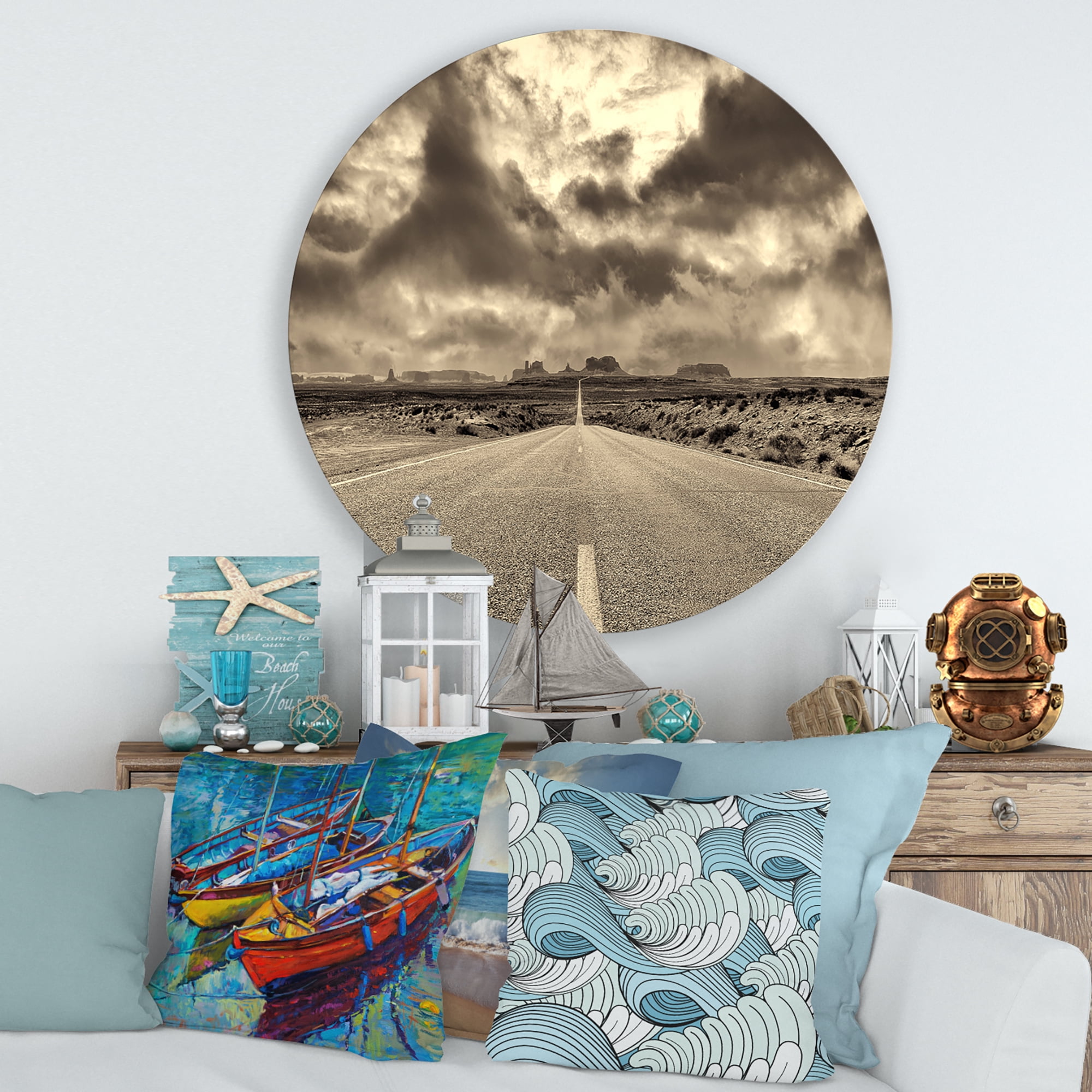 Designart 'The Straight Road To Monument Valley' Traditional Circle Metal Wall Art 36x36 - Disc of 36