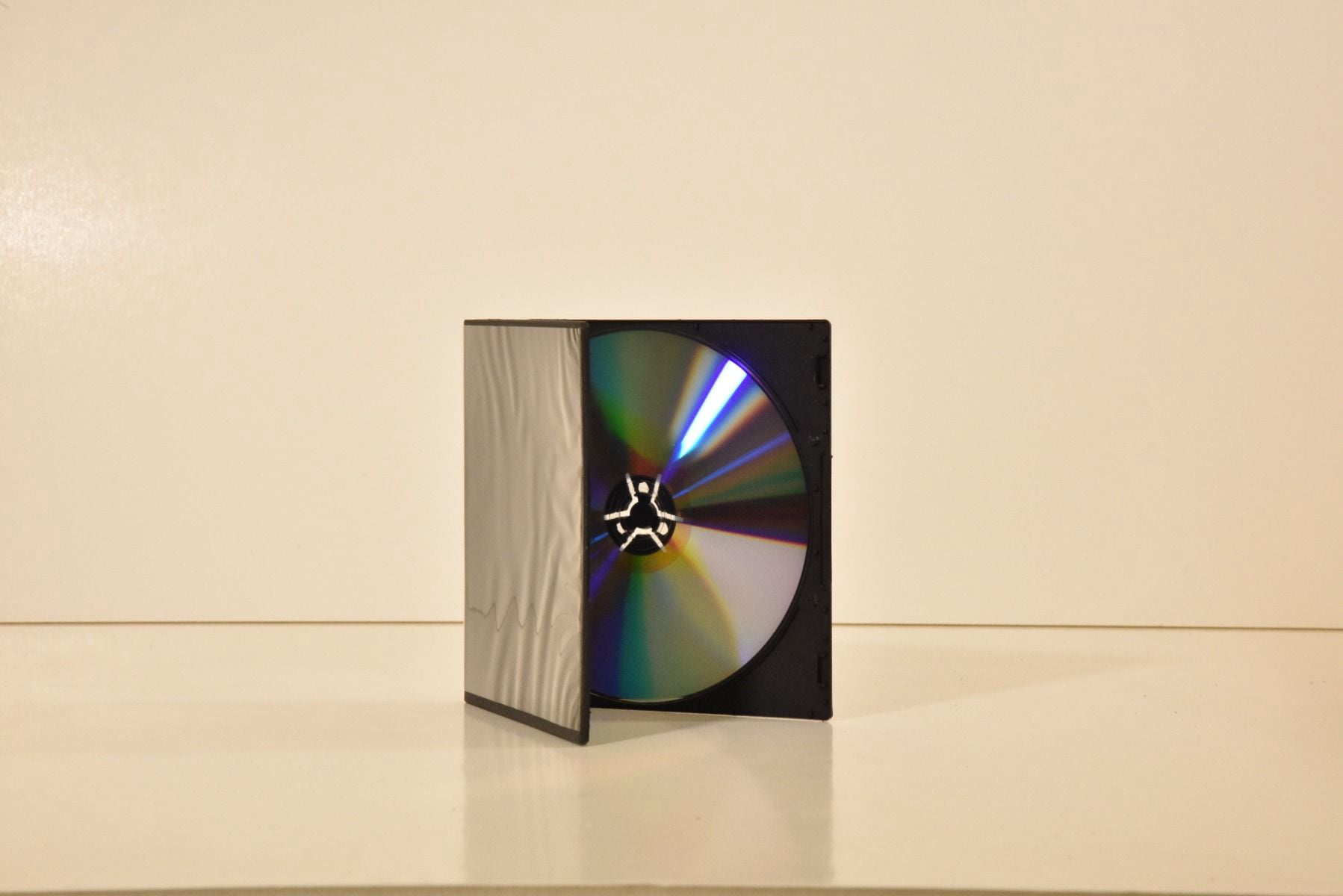 Kingdom Black External Inexpensive Plastic CD/DVD Cases- 4mm Thick - Pack of 200