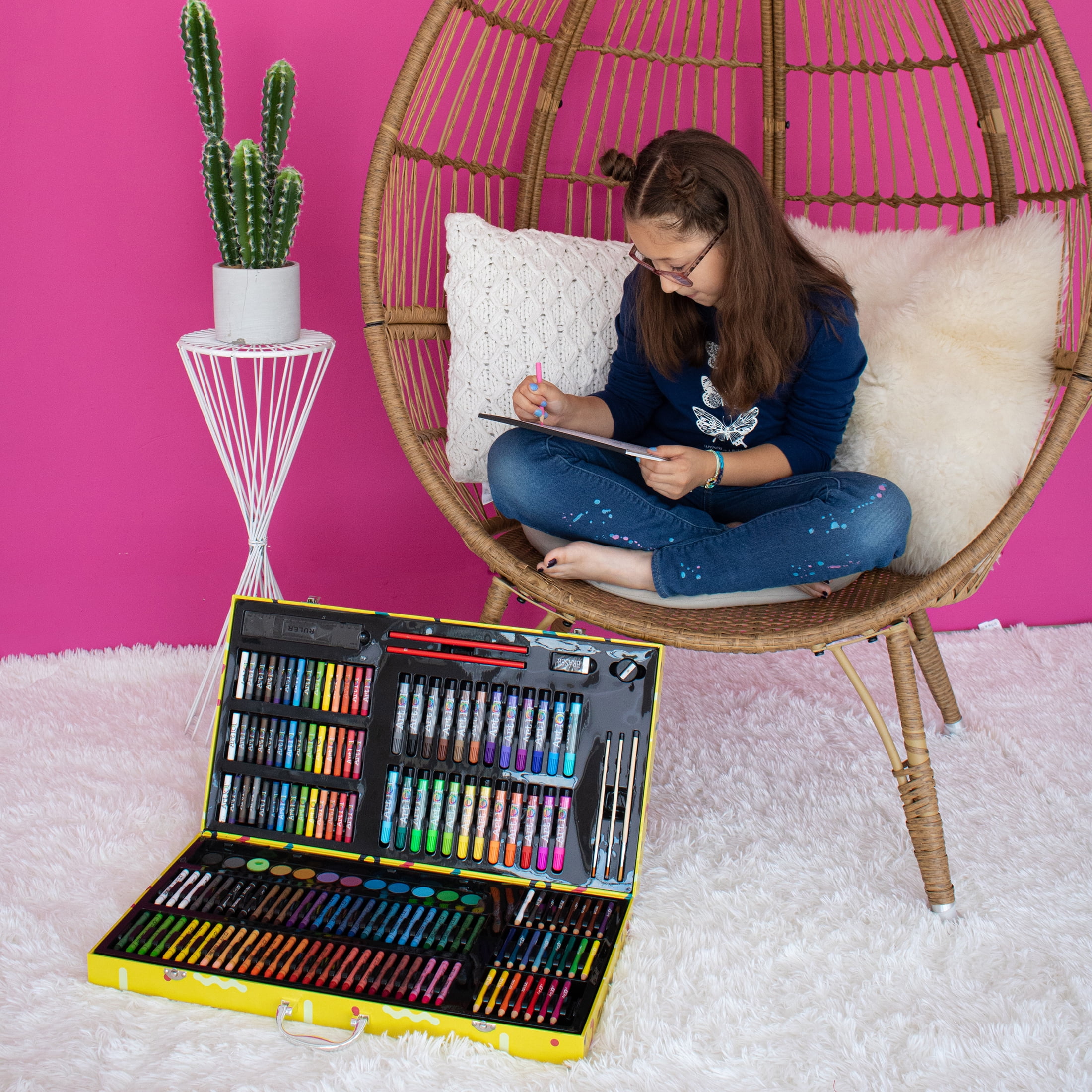 Have a budding artist at home? This kids' art nook is the perfect