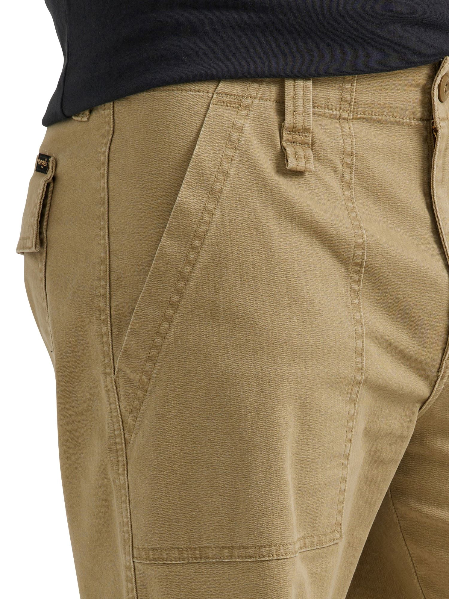 Men's Wrangler 10" Utility Shorts Color: Elmwood Size: 42