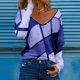 thumbnail image 2 of Camiseta holgada de manga larga con cuello en V geométrico a la moda para mujer Pompotops  gfhjh22587, 2 of 5