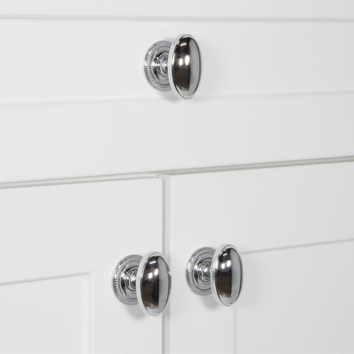 Grandeur 800114 Eden Prairie 1-3/4” Solid Brass Vintage Oval Cabinet Knob - Chrome