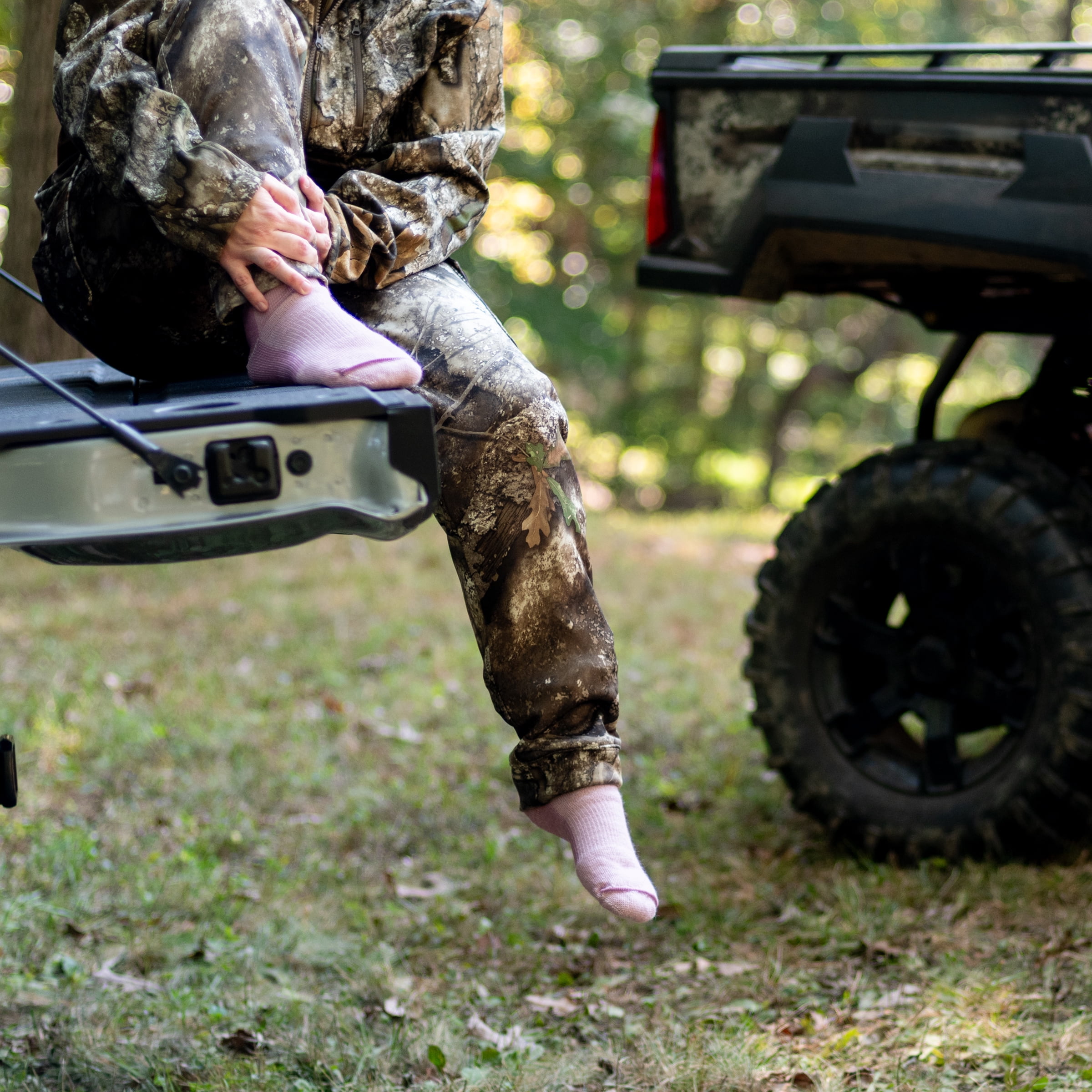 (2 pack) Realtree® Women's Merino Wool Midweight Hiking Crew Socks (Size Medium, Pink)