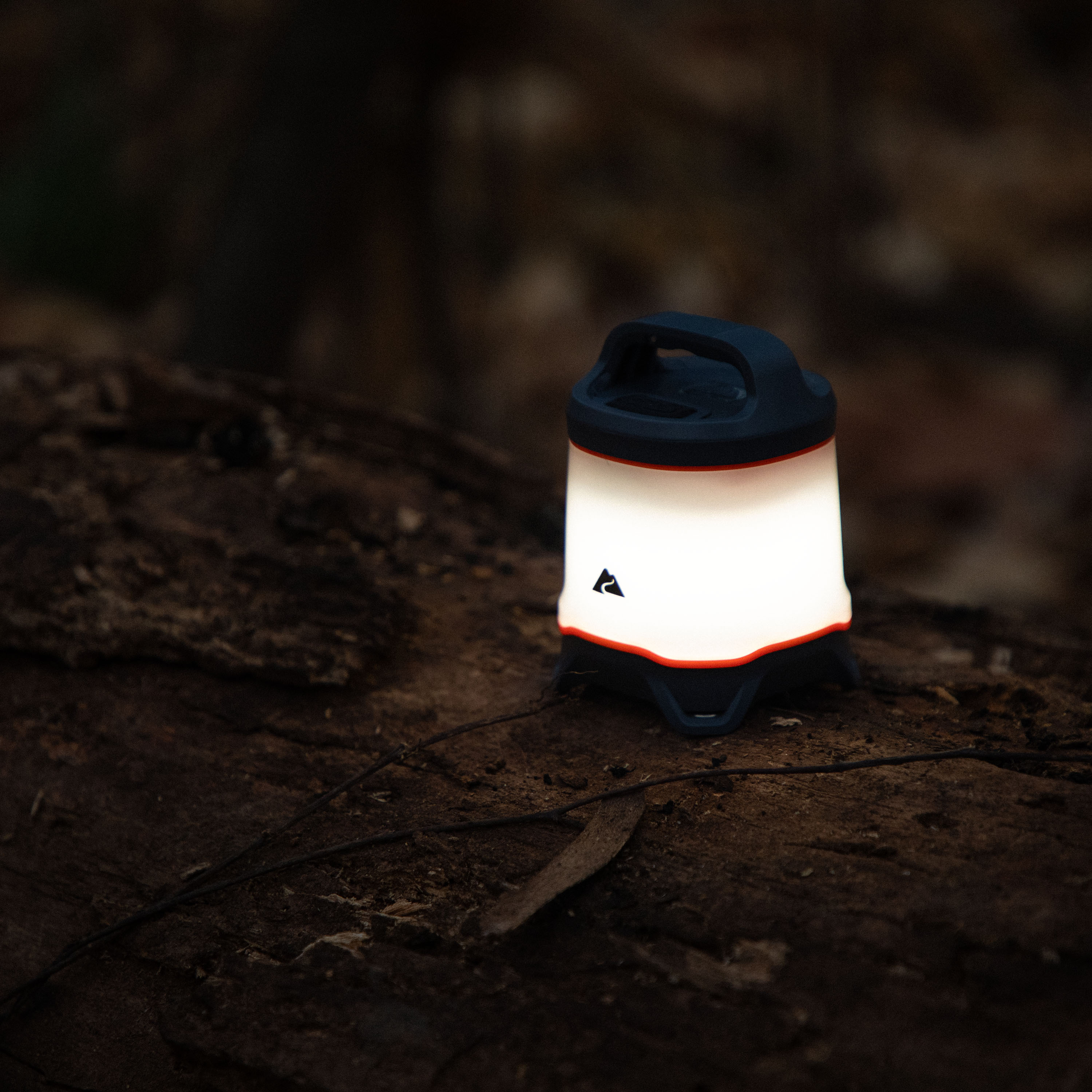 Linterna LED mini para acampar de 500 lúmenes con mango de mosquetón 8