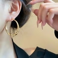 thumbnail image 4 of Pendientes de aro de circonita para mujer | Aros Huggie de circonita cúbica | Pendientes de aleación ligeros para uso diario | Joyería hipoalergénica para orejas sensibles, 4 of 7