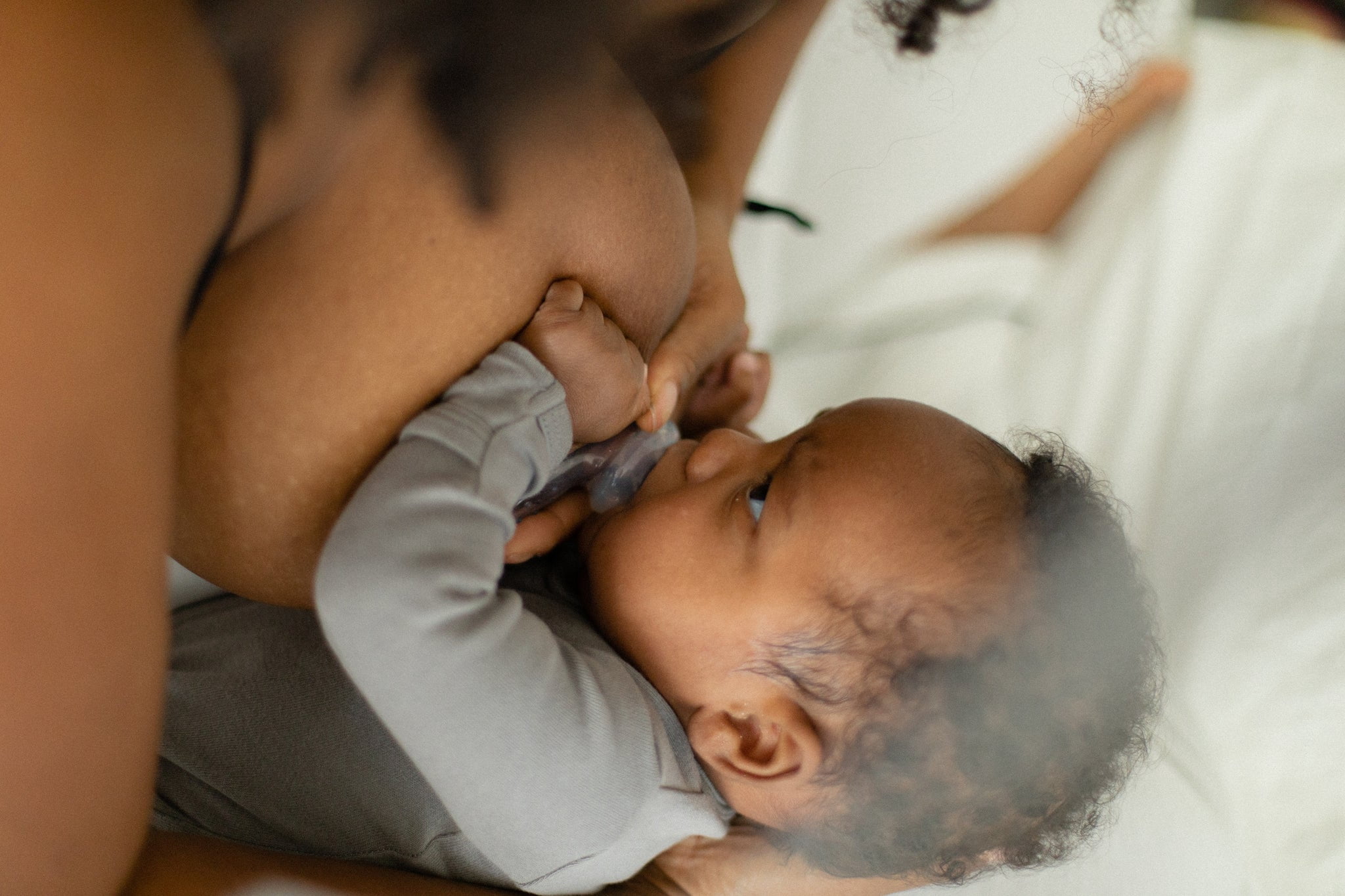 Haakaa Silicone Round Breastfeeding Nipple Shield 1 PK
