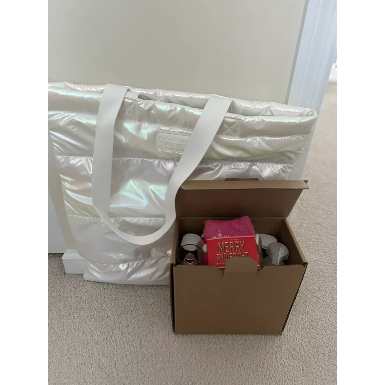 Bath & Body Works Perfumed Pure Wonder 7 Piece Gift Set for Women