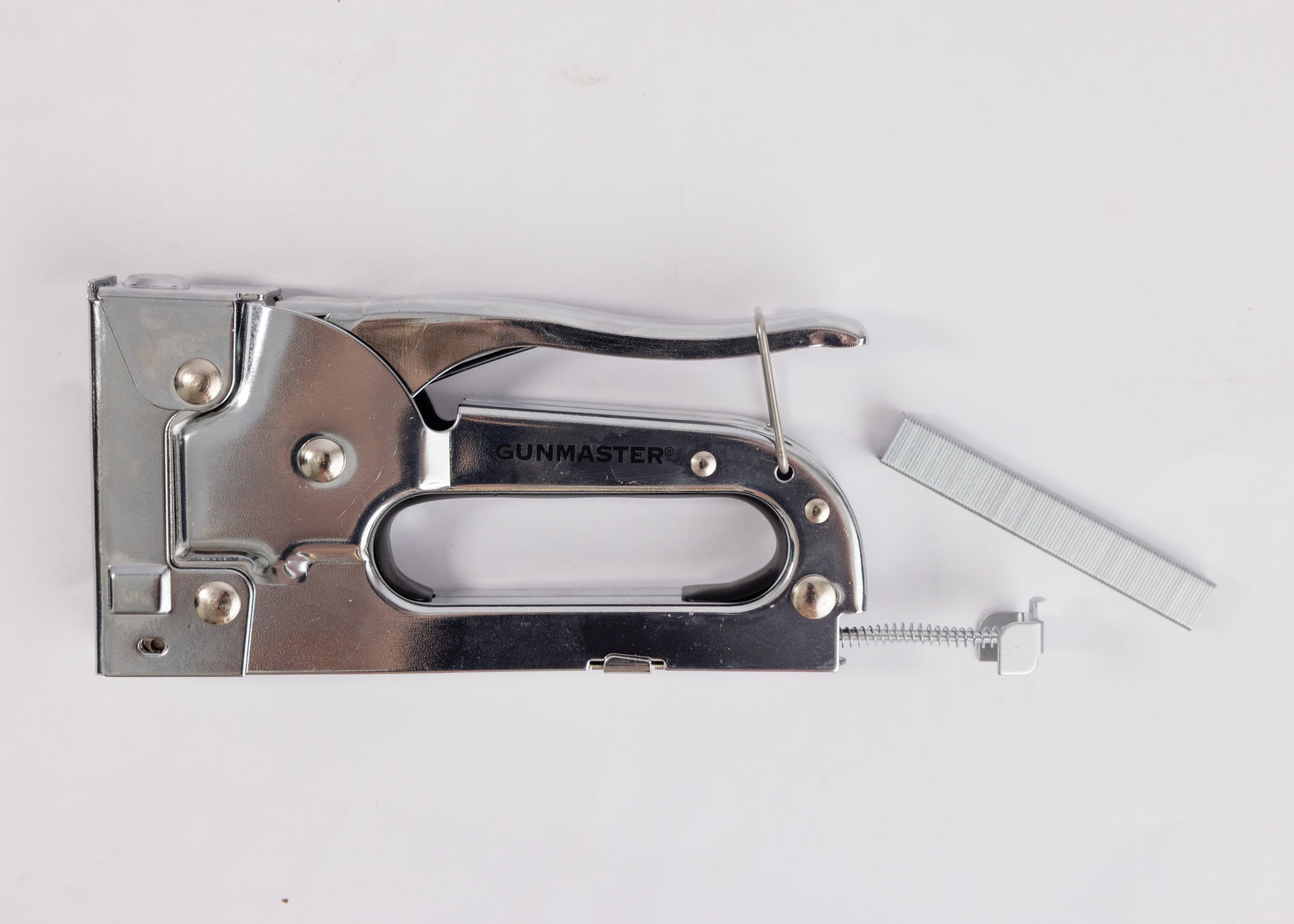 Gunmaster Target Stapler with 100 Preloaded Staples