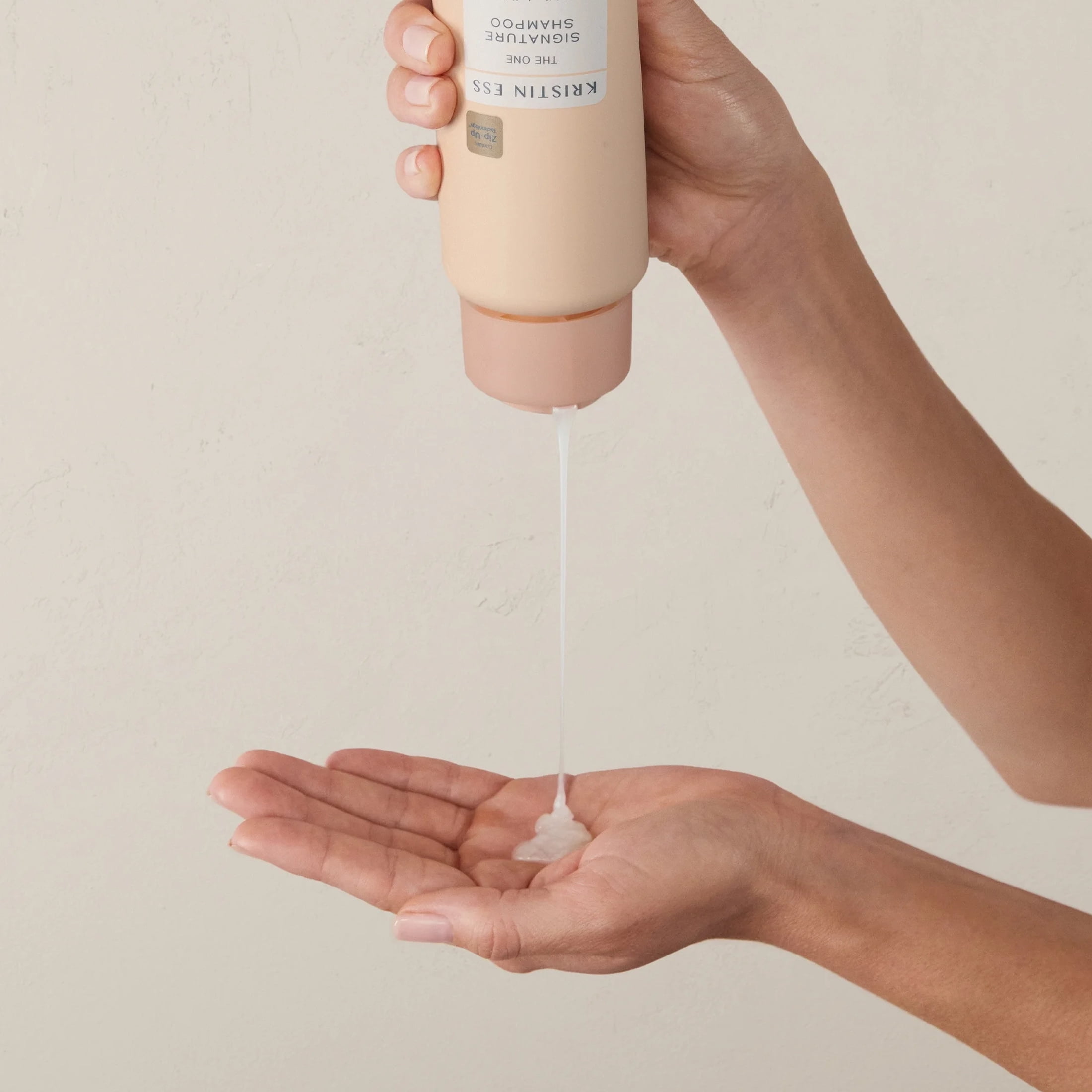 Kristin Ess Signature Shampooing réparateur hydratant à l'huile de ricin pour cheveux abîmés + shampooing sans sulfate, 296 ml