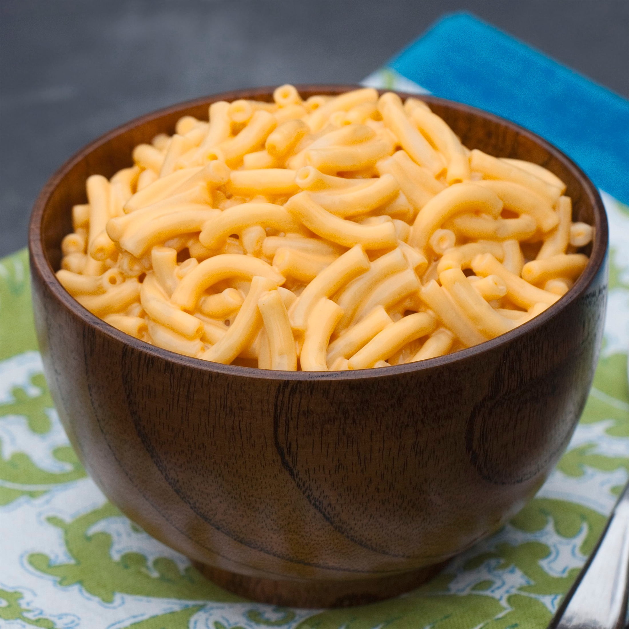 Annie's Real Aged Cheddar Microwave Mac and Cheese with Organic Pasta, 4 Cups, 8.04 oz