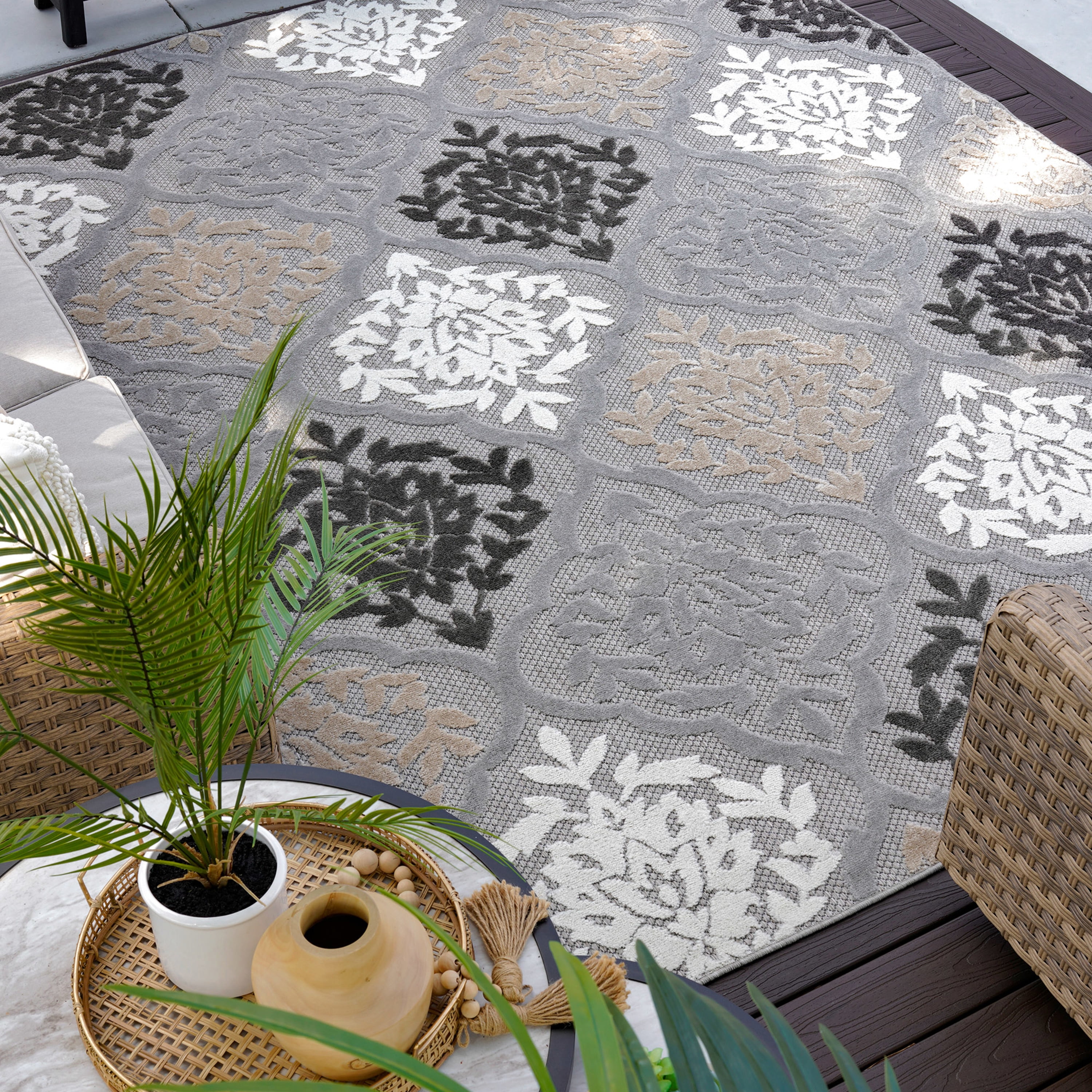 Oasis Modern Medallion Gray and Beige Polypropylene Indoor Outdoor Area Rug, 9'x12' Rectangle
