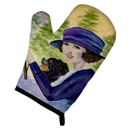 

Carolines Treasures SS8538OVMT Lady driving with her Pomeranian Oven Mitt Large multicolor