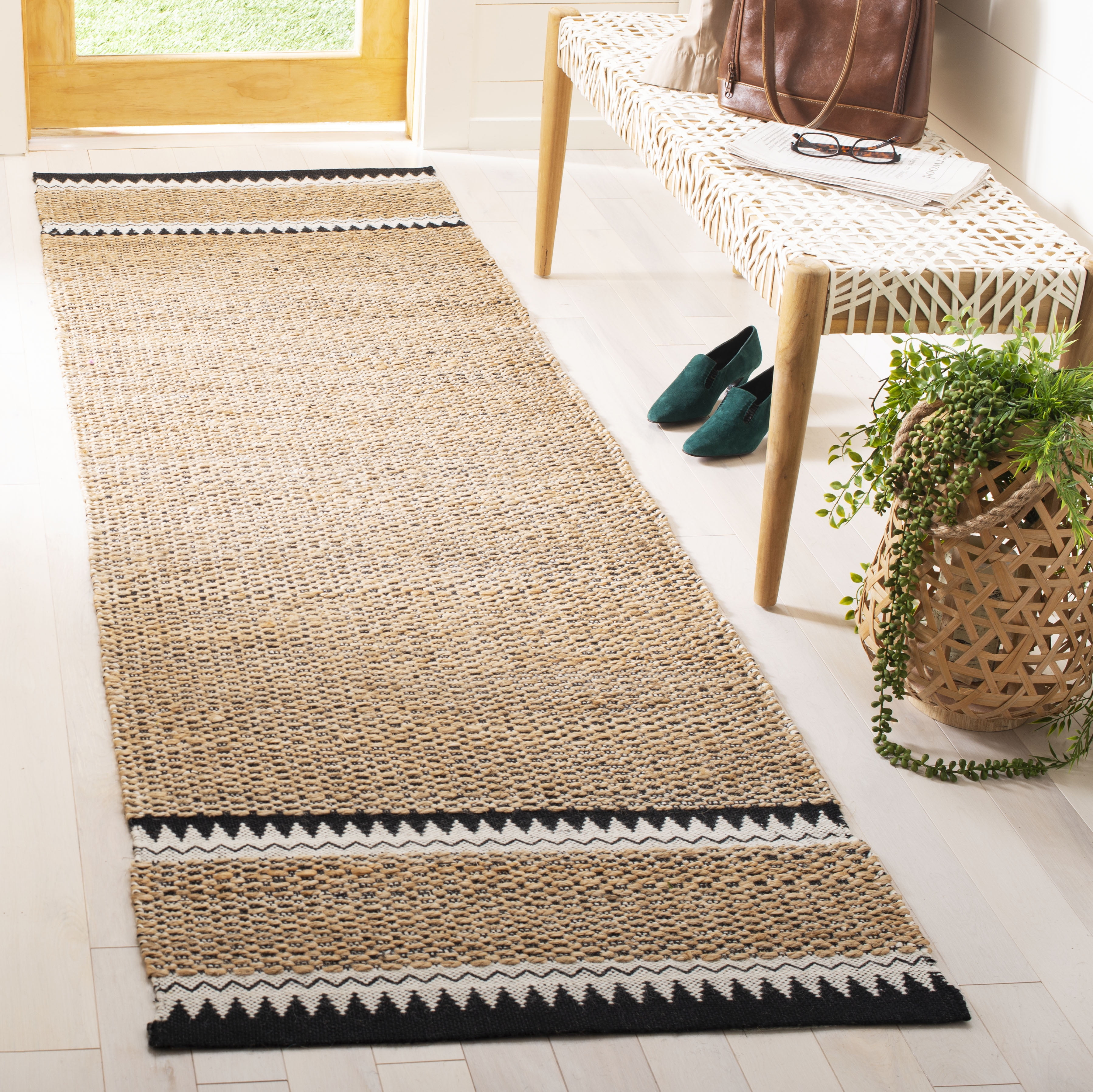 SAFAVIEH Natural Fiber Becky Solid Runner Rug, Natural/Black, 2'3" x 18'