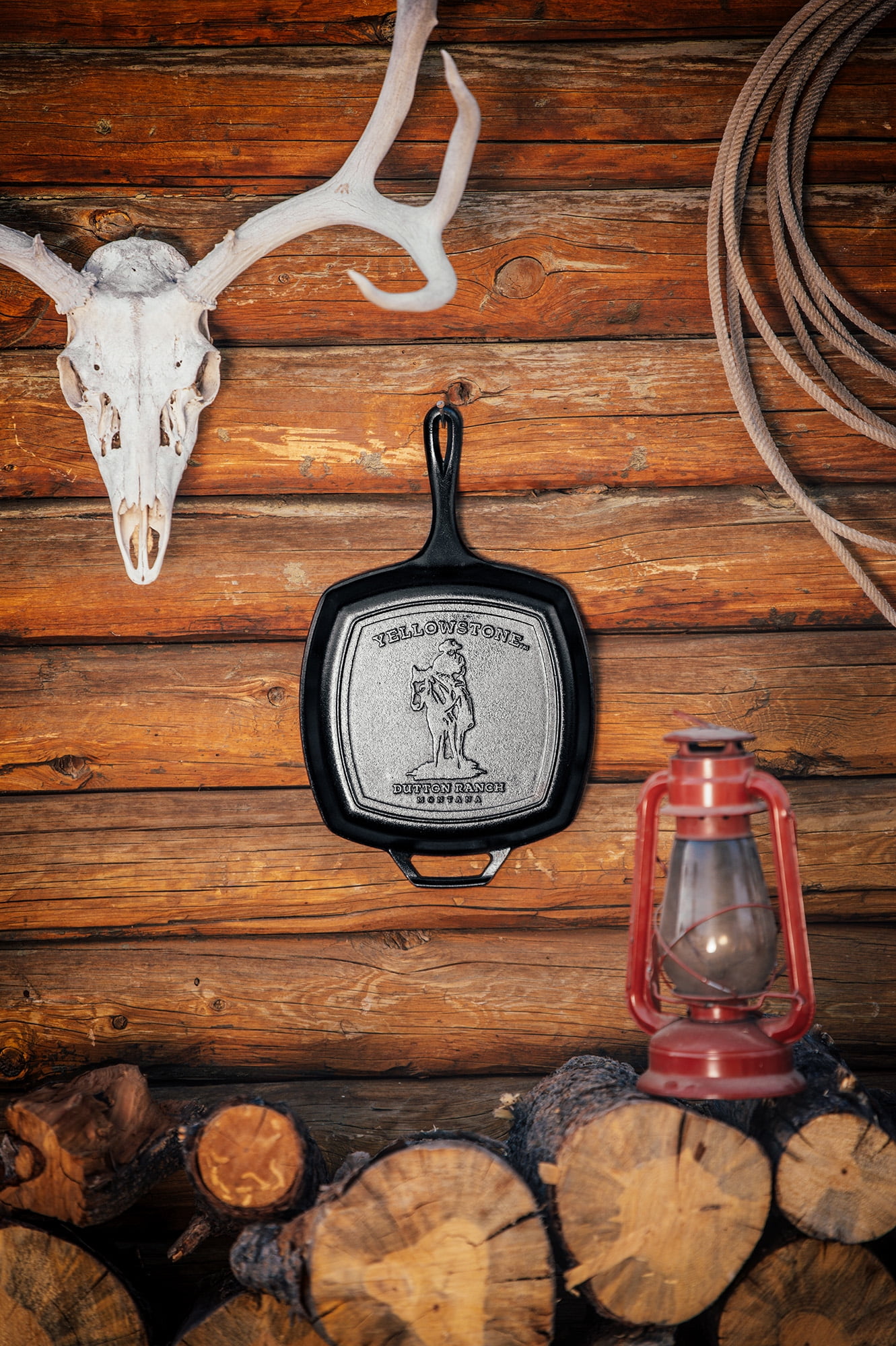 Lodge Yellowstone 10.5 inch Seasoned Square Cast Iron Cowboy Grill Pan