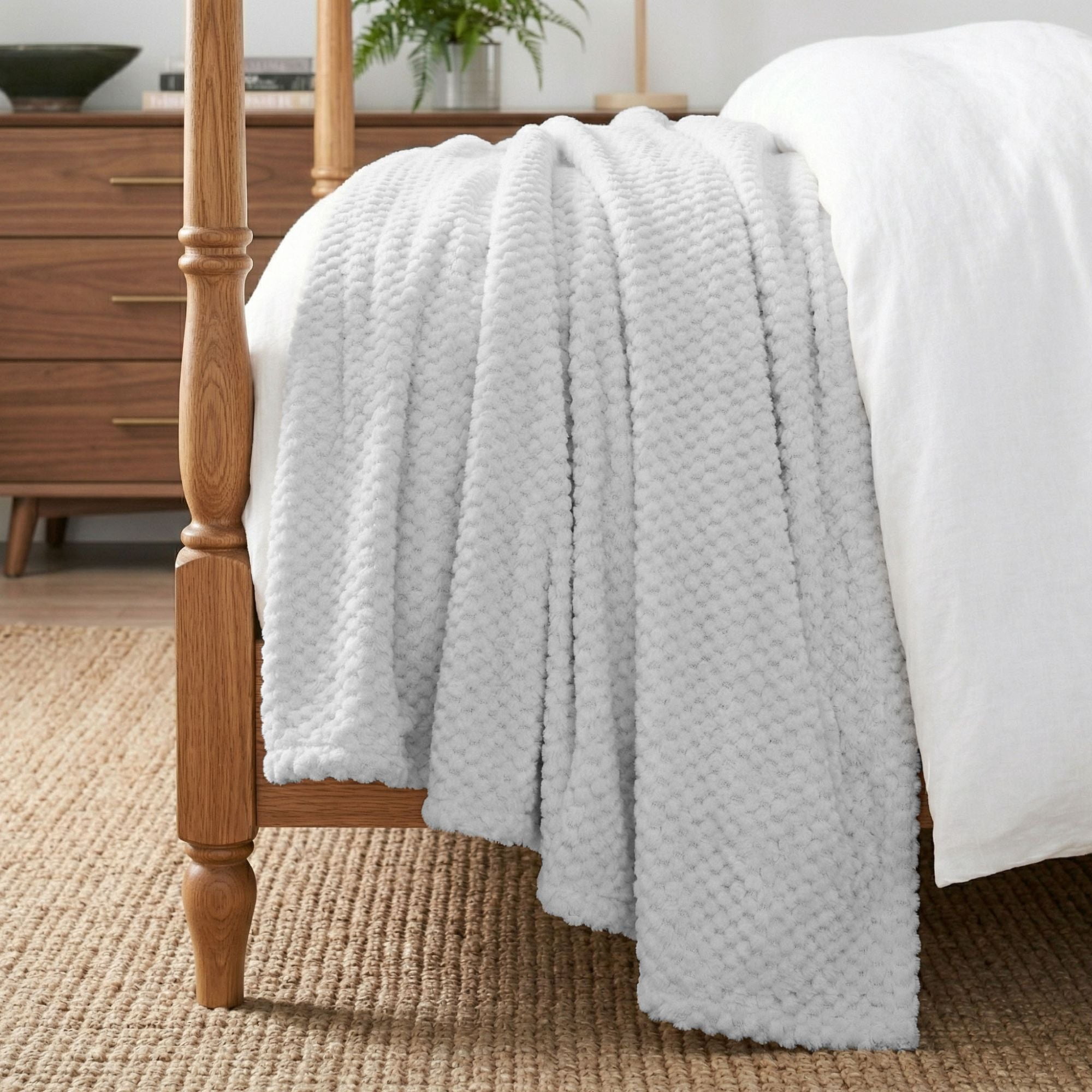 Superior Lily Pebbled Fluffy Fleece Blanket, King Size, Platinum