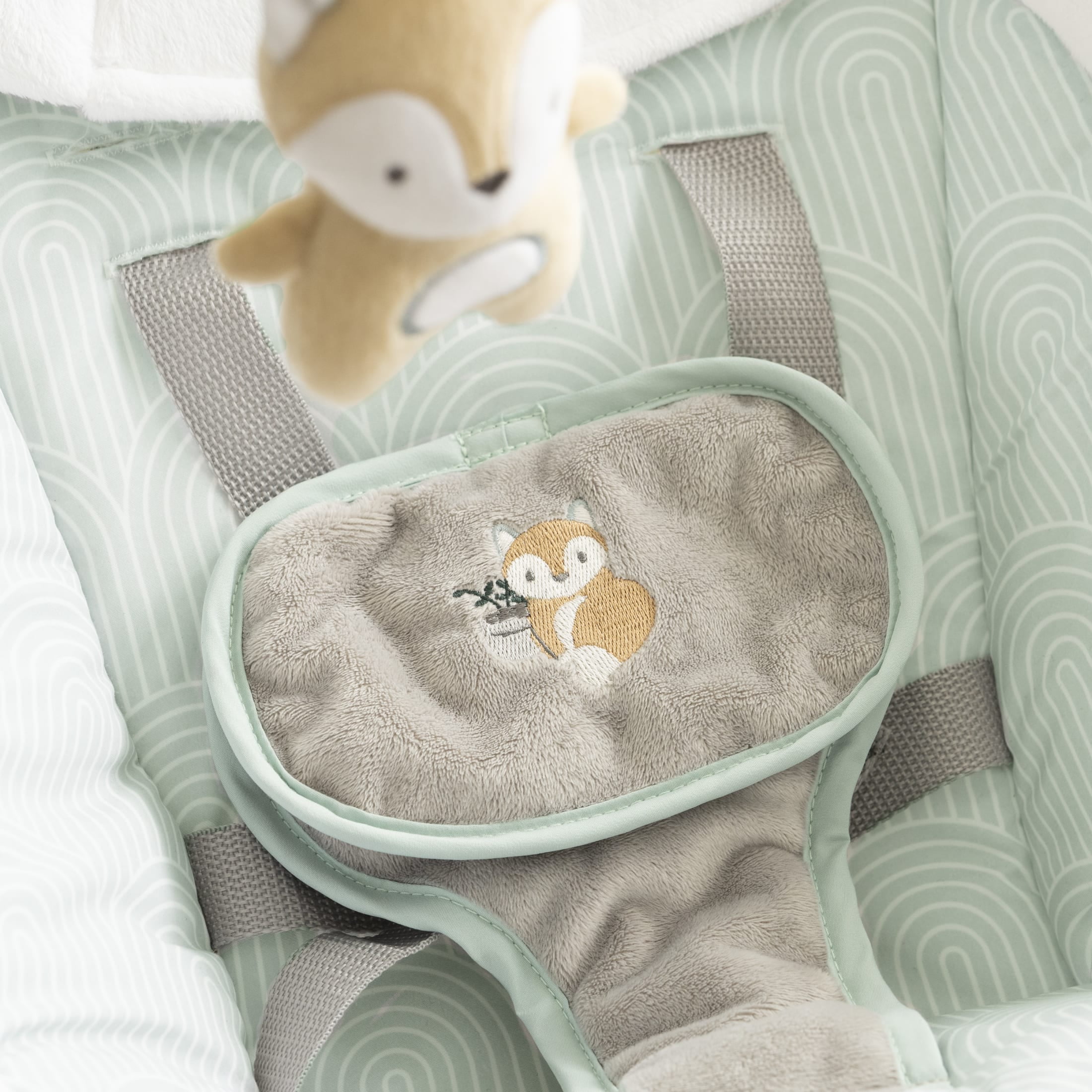 Ingenuity Anyway Sway 5-Speed Multi-Direction Portable Baby Swing with Vibrations - Ray (Unisex)