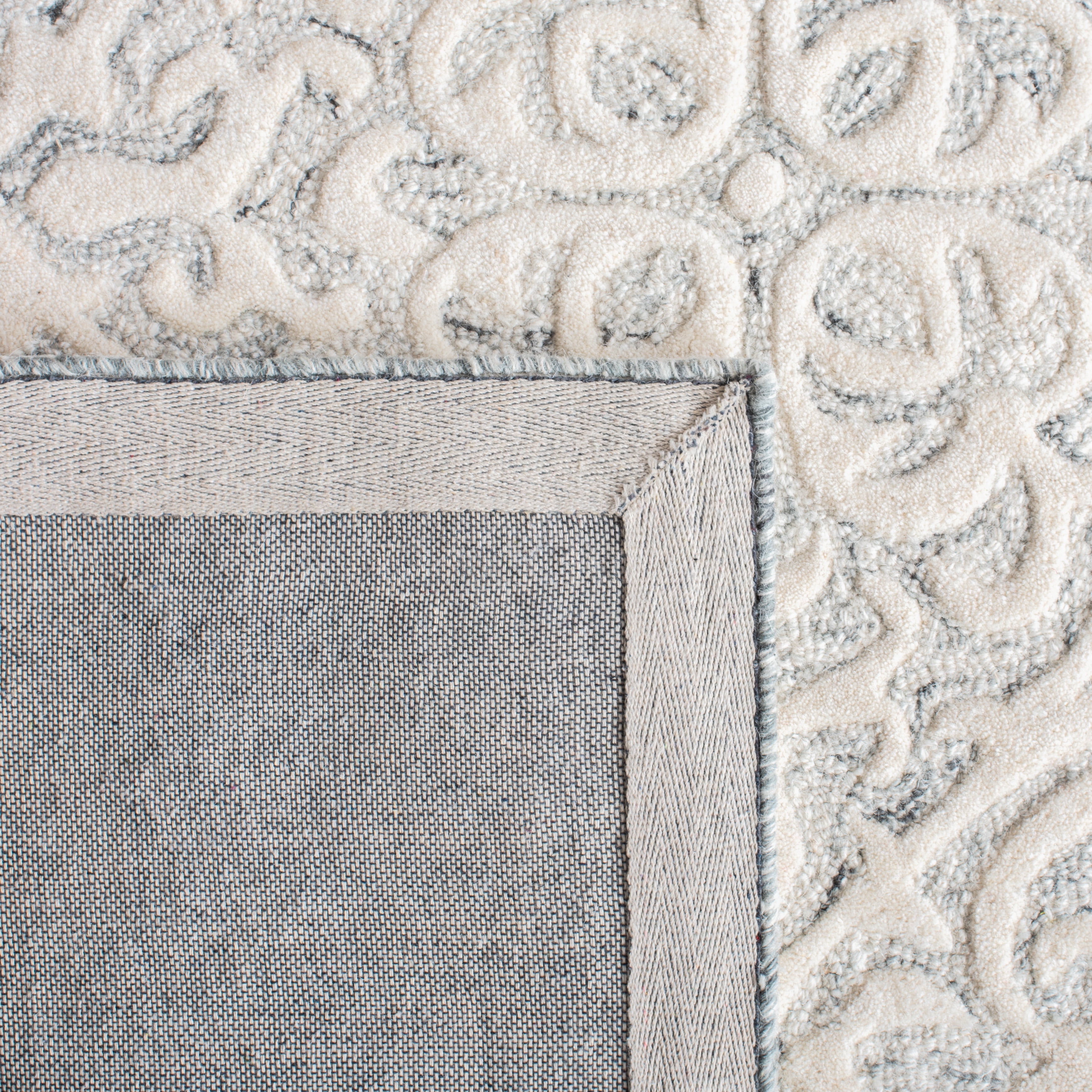 Safavieh Metro Joshua Medallion Area Rug, Silver/Ivory, 5' x 8'
