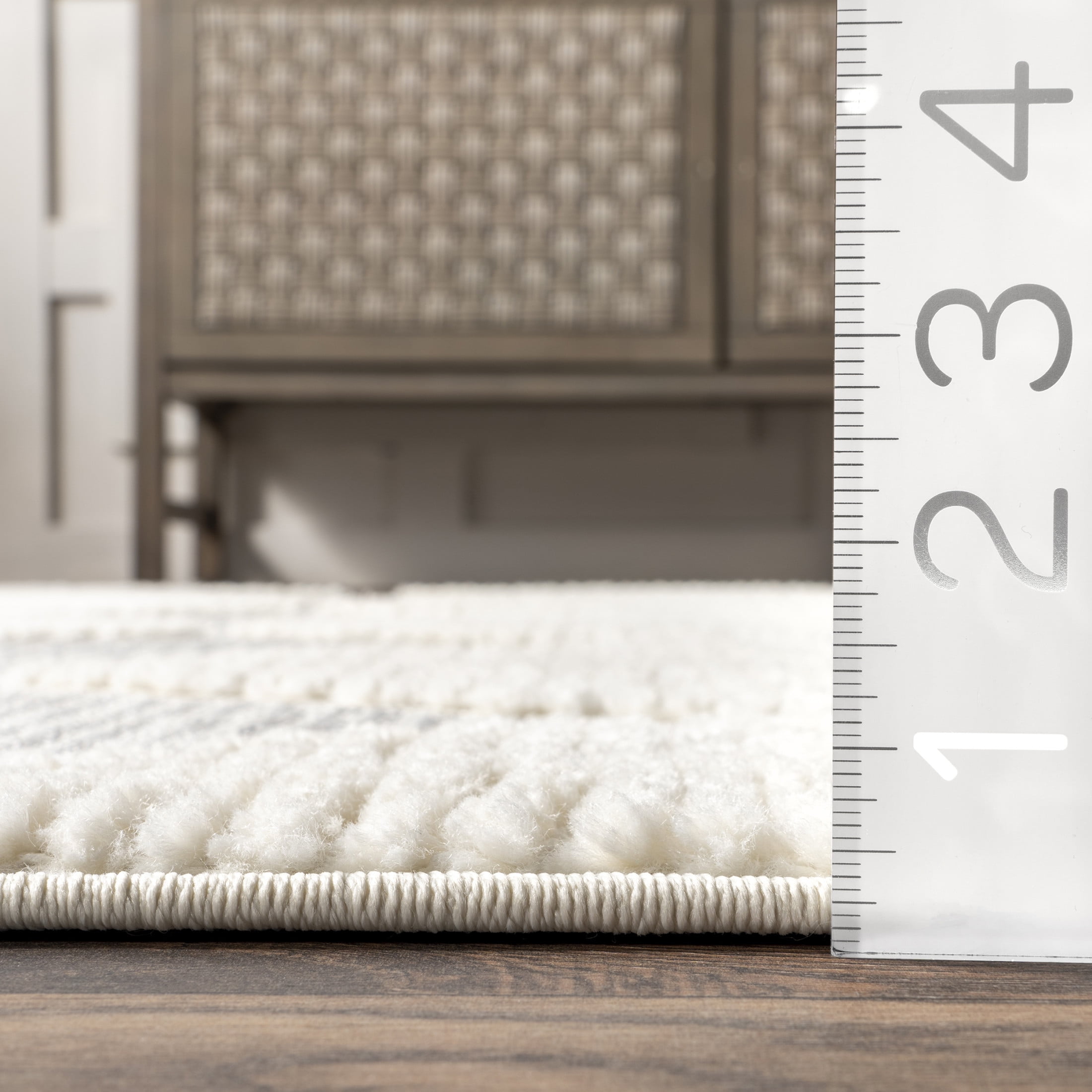 nuLOOM Marissa High/Low Diamond Tassel Area Rug, 10' x 14', Marissa Off-white