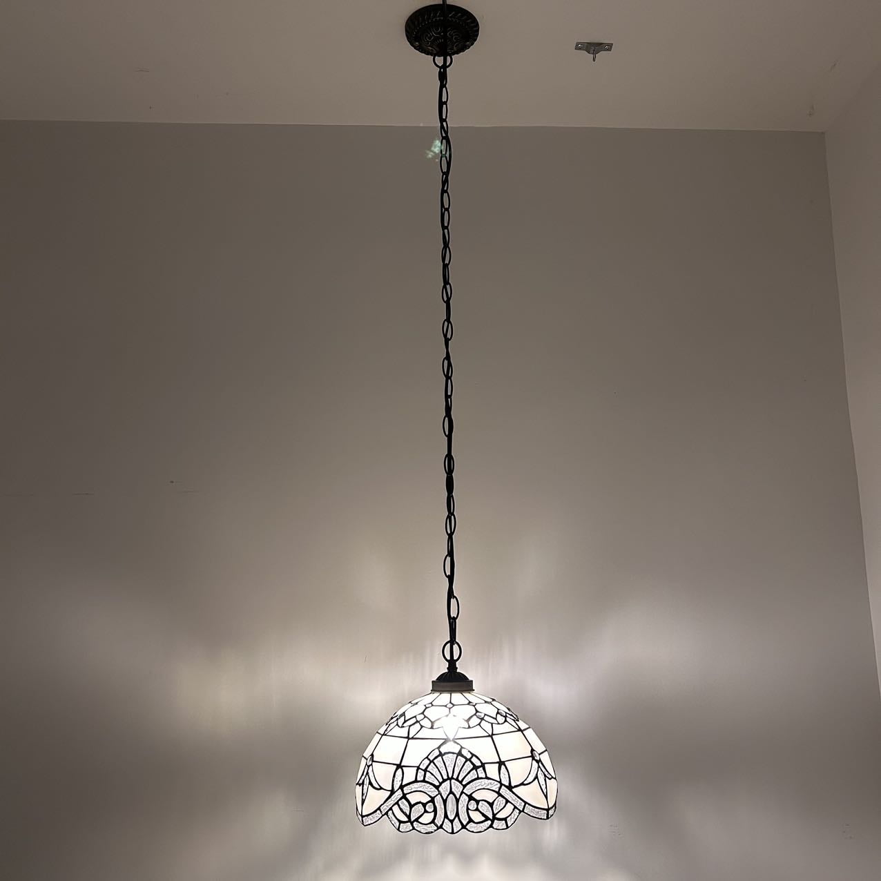 White Stained Glass Pendant Lights Baroque Style LED Bulb Included 12-Light Fixture