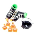 thumbnail image 3 of Juego de patines deportivos para casa de muñecas, mini patines, modelo de escena en miniatura ligero, juego de barricadas de casco para decoración de negro, 3 of 8