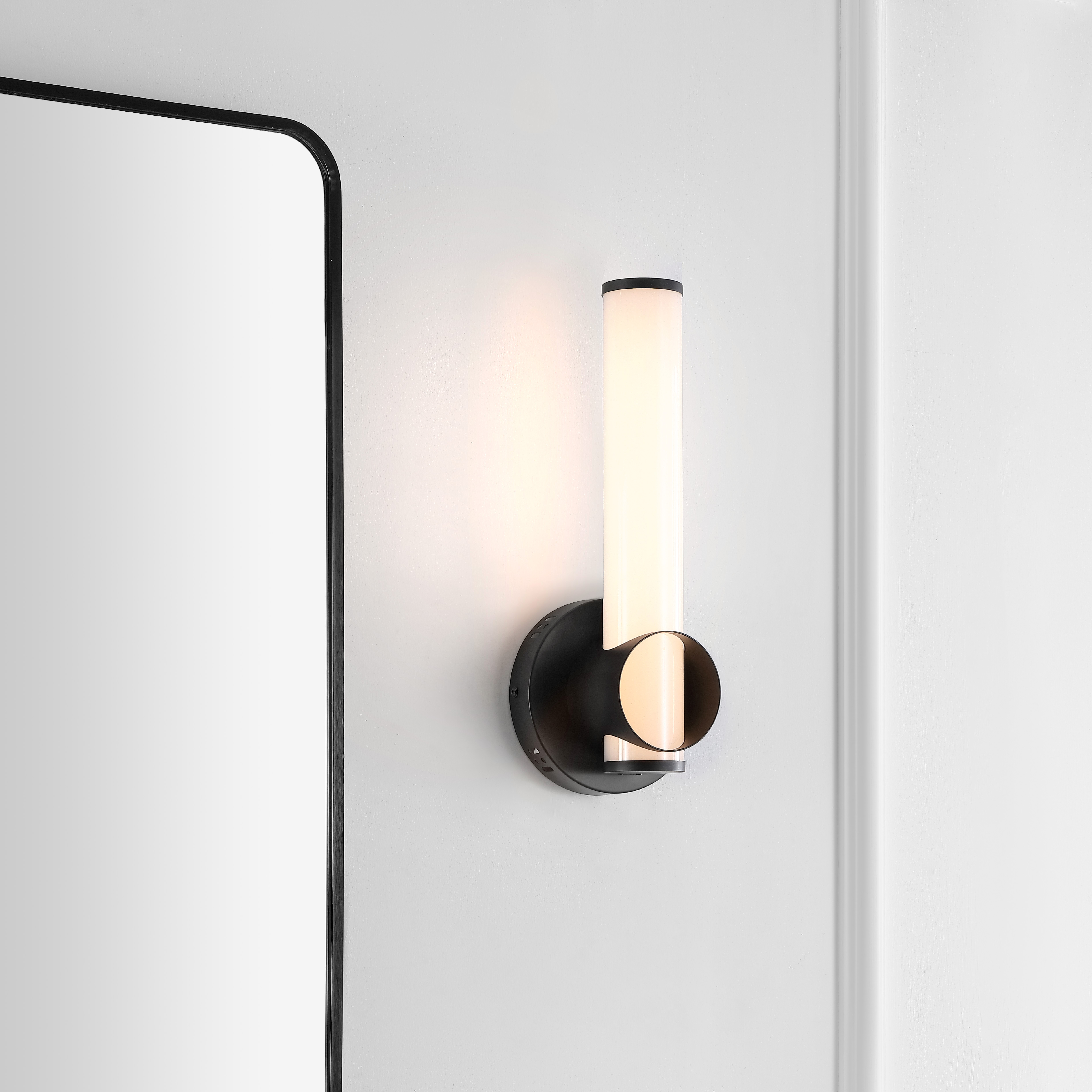Safavieh Toia 5.88" Modern IroCrylic Sconces, Black (Set of 2)