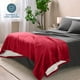 thumbnail image 4 of Manta de Cama de Felpa Sherpa Bare Home Reversible Liviana Tamaño King Roja, 4 of 6