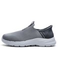 thumbnail image 1 of Zapatos de lona de gran tamaño para hombre, zapatos de malla transpirables, zapatos de tela vieja con suela gruesa y sin cordones, 1 of 6