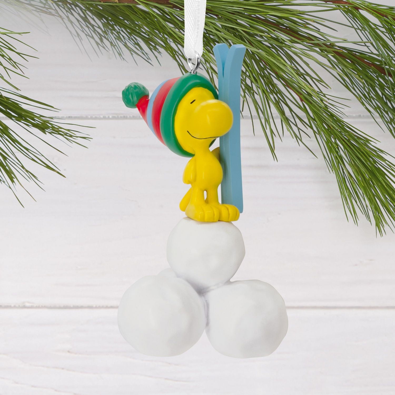 Hallmark Christmas Ornament (Peanuts Woodstock on Snowballs)