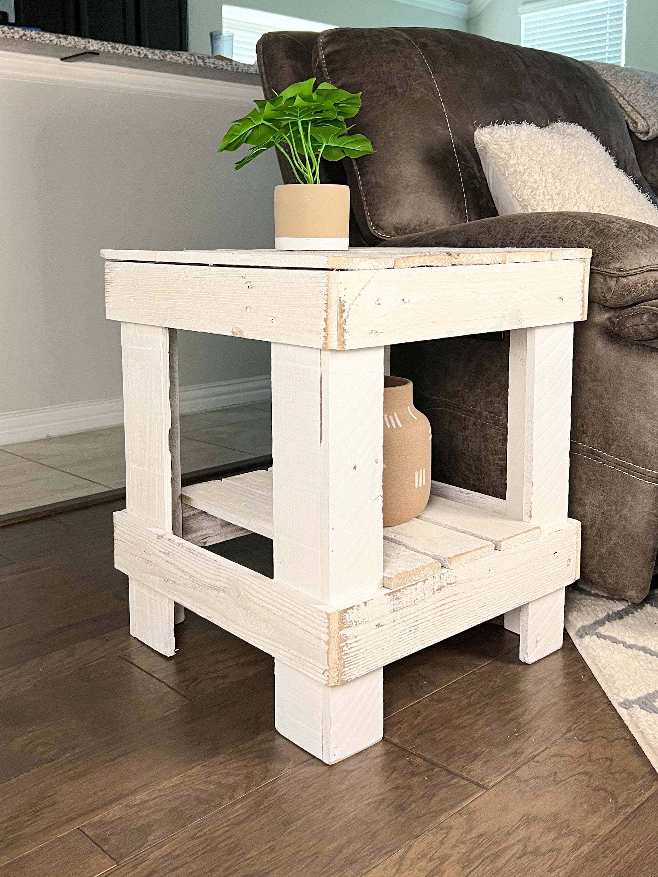 Details about   Rustic Barnwood Side Table Display Stand Reclaimed Look Distressed White/Brown 