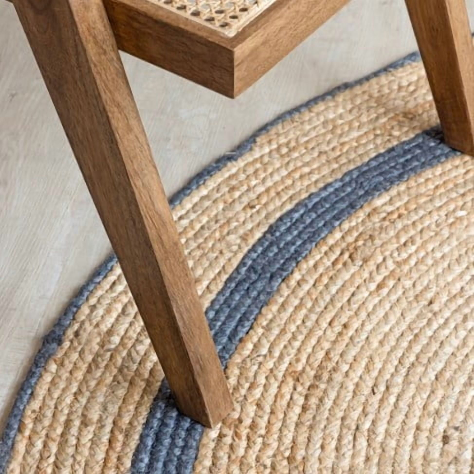 8 Ft Round Navy Blue & Natural Jute Area Rug, Hand-Woven, Reversible, Farmhouse Boho Style, Durable & Pet-Friendly Rug for Living Room, Dining Room, and Bedroom