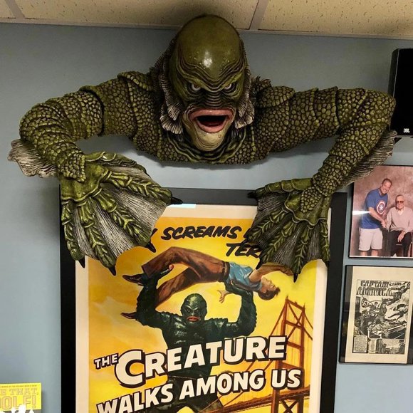 Creature from the Black Lagoon Grave Funny Garage Home Decor Bars Decor Lizard man horror Wall Decoration Horror Room Decor (11.8x8.27x5.12 Inch)