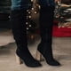 thumbnail image 2 of Botas de gamuza para mujer para invierno Botas largas sobre la rodilla con tacón grueso Fácil de poner a la moda, 2 of 3