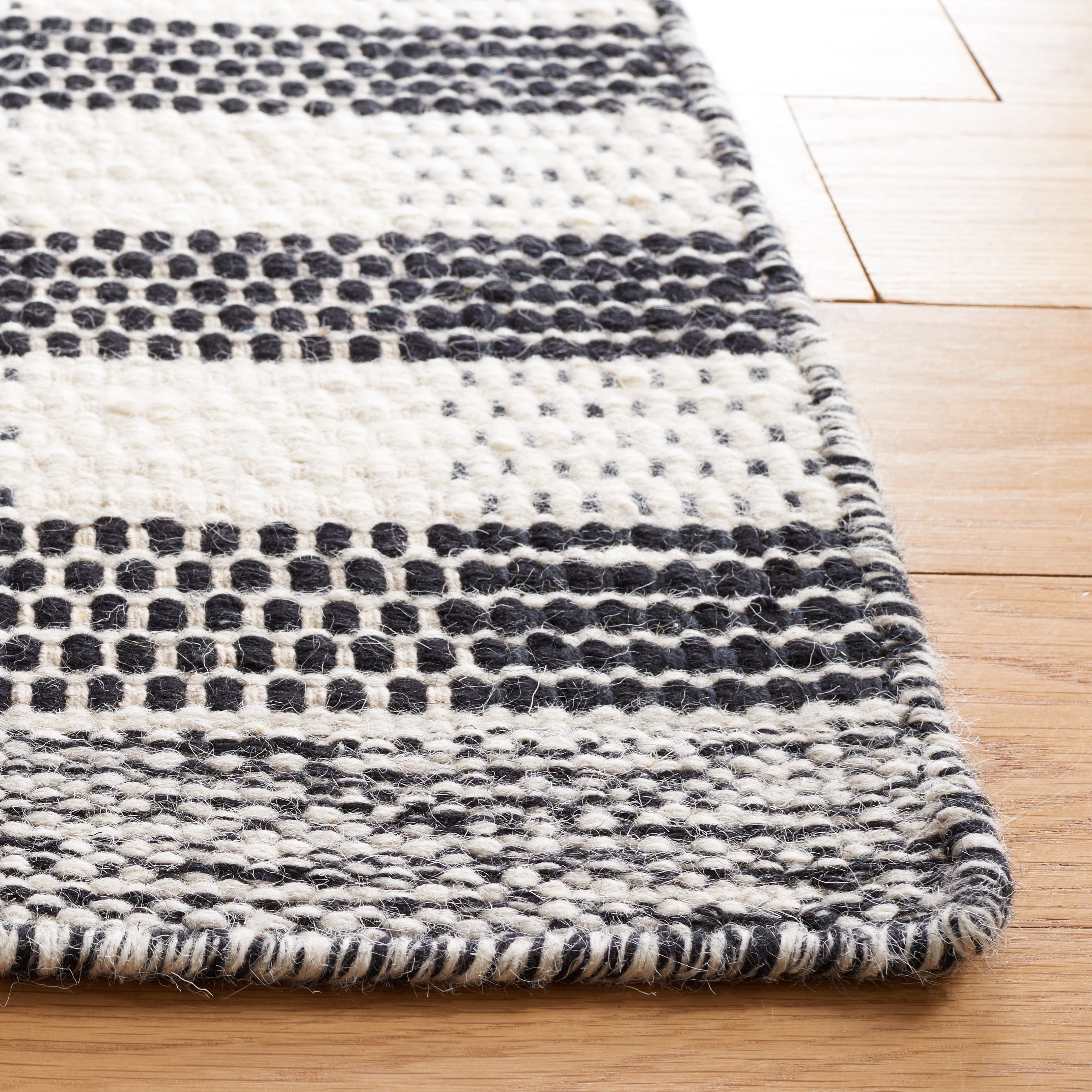 SAFAVIEH Striped Kilim Ulric Striped Area Rug, Black/Ivory, 8' x 10'
