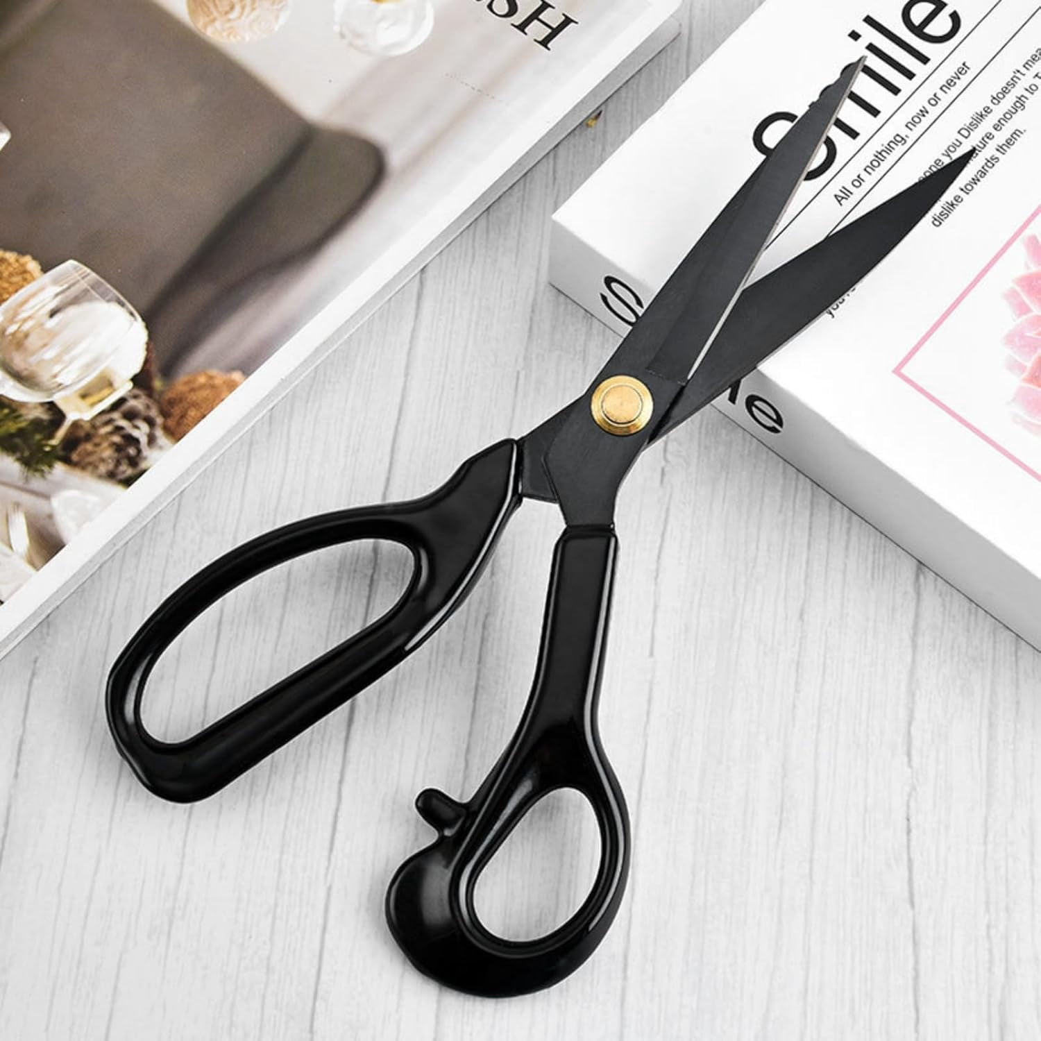 Professional Manganese Steel Tailor Scissors, Professional Heavy Duty Sewing Scissors 8 Inch, High Manganese Steel Fabric Scissors for Tailor, Craft, Quilting & DIY - Ergonomic Handle