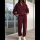 thumbnail image 5 of Conjunto Deportivo de 2 Piezas para Mujer: Sudadera de con Media Cremallera y Pantalón de Chándal Vino Tinto XL, 5 of 8