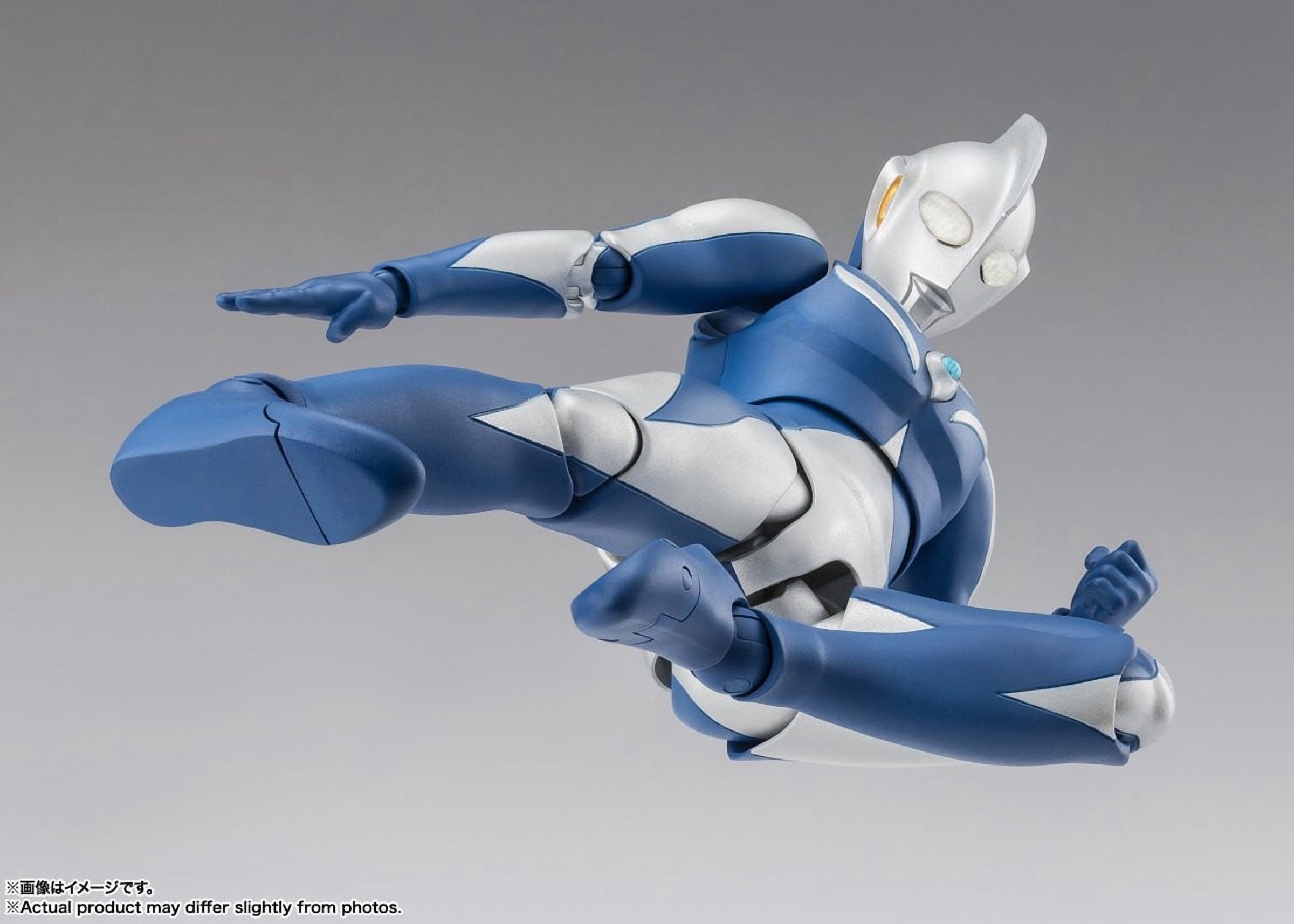 Bandai Tamashii Nations Ultraman Cosmos: Ultraman Cosmos Luna Mode S.H.Figuarts Action Figure