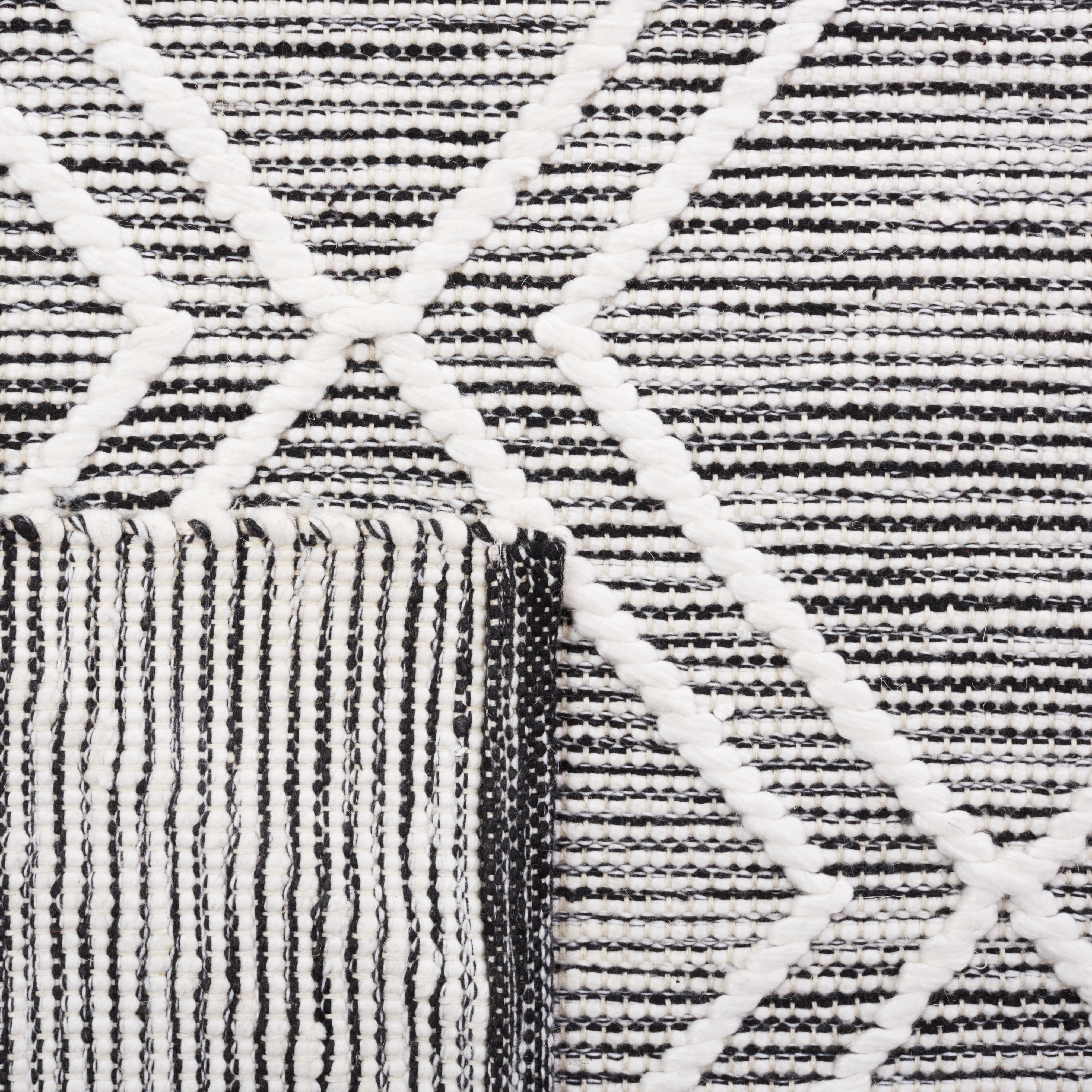 Safavieh Kilim Meryll Diamond Polyester Area Rug, Black/Ivory, 6' x 9'