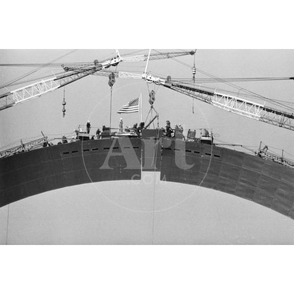 Placing Keystone into Gateway Arch in St Louis, Unframed Photographic Print Wall Art Sold by Art.Com