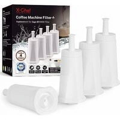 Lot de 4 filtres à eau pour machines à café, compatibles avec les modèles Sage Claris Barista 990/980/500/878/875/880/920/810. Les cartouches blanches cylindriques sont conçues pour améliorer la qualité de l'eau et prolonger la durée de vie des cafetières en réduisant les dépôts de calcaire. Présentées avec leur emballage d'origine, elles contiennent du charbon de coco et de la résine échangeuse d'ions pour éliminer les substances nocives et les métaux lourds. Certifiées TÜV SÜD, elles offrent une durée de vie de 3 mois par filtre.