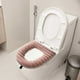 thumbnail image 4 of Funda de Inodoro de Terciopelo Cálido Ayh250930002 | Almohadilla de Inodoro de Vellón Grueso con Cremallera para Facilitar Su Extracción | Calentador de Inodoro Universal para Baño, Ideal para El Inv, 4 of 5