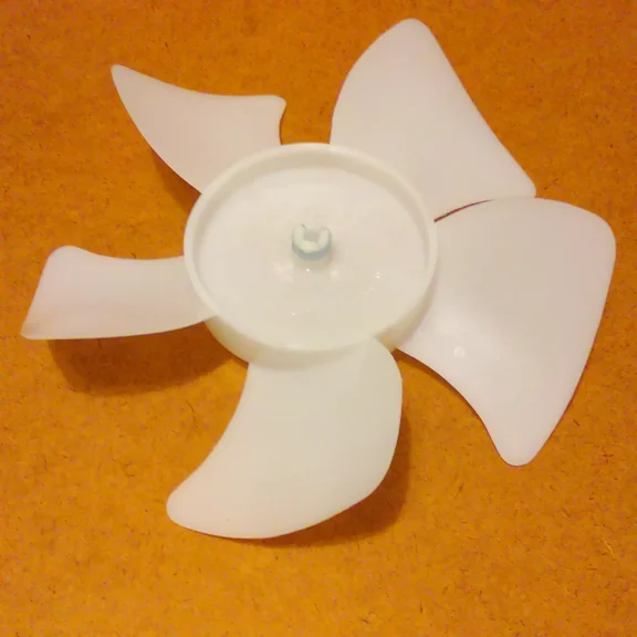 8 Inch Diameter Plastic Fan Blade/Propeller. 1/4 Inch Bore. Cw Rotation.