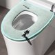 thumbnail image 4 of Funda de inodoro Flock | Alfombrilla de baño antideslizante adhesiva para invierno | Anillo higiénico portátil para viajes y hogar | Fácil de limpiar y reutilizable, 4 of 6