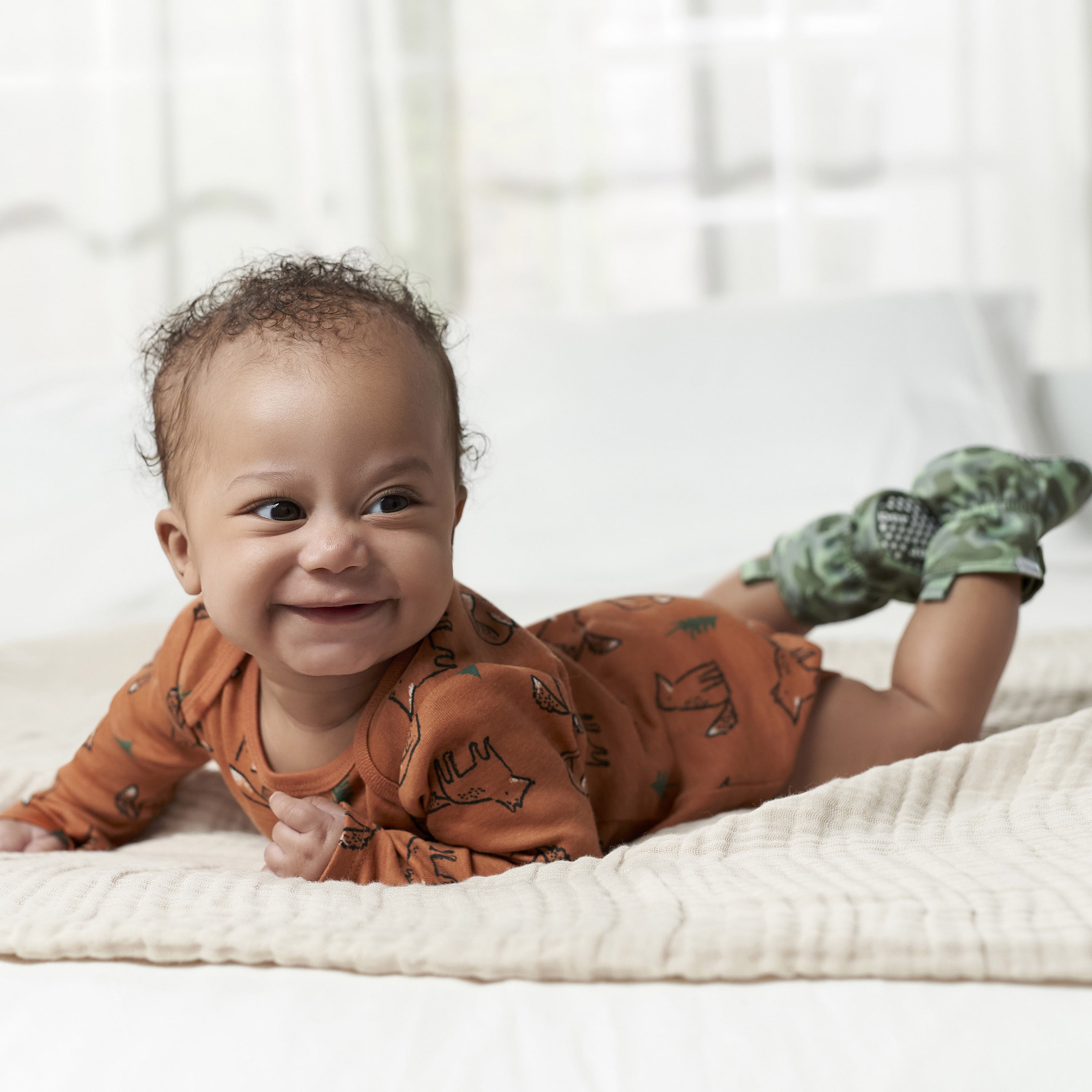 Gerber Baby Gender Neutral Long Sleeve Onesies Bodysuits, 6-Pack, Sizes Newborn - 12 Months