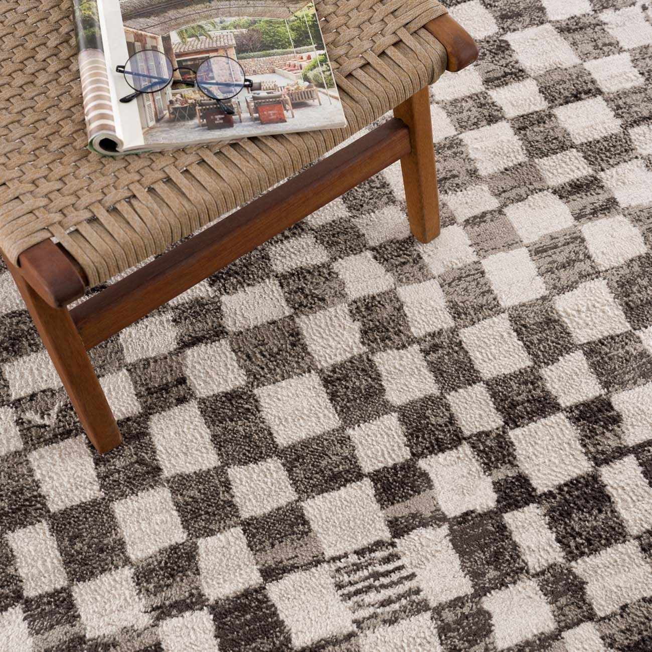 Hauteloom Benjy Living Room, Bedroom Area Rug - Contemporary - Cream, Charcoal - 4' x 6'