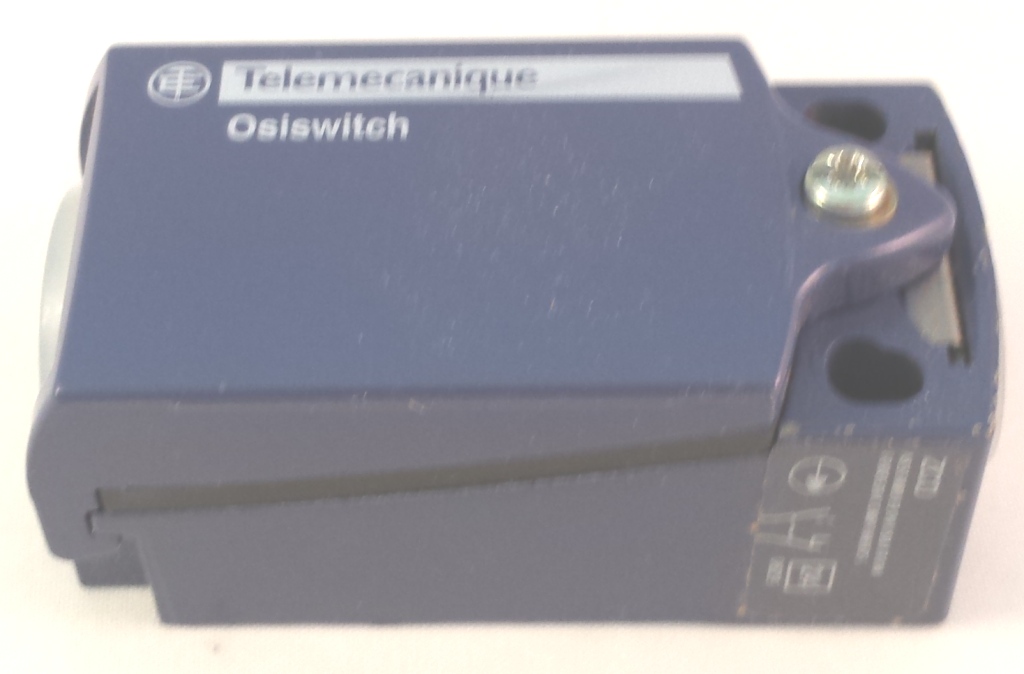 TELEMECANIQUE ZCD21 LIMIT SWITCH BODY